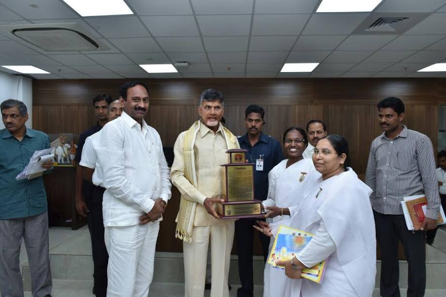 BK Radha behn,Padmaja behn giving Godly gift toBro N.ChandraBabu Naidu Hon'ble Chief Minister of AndhraPradesh